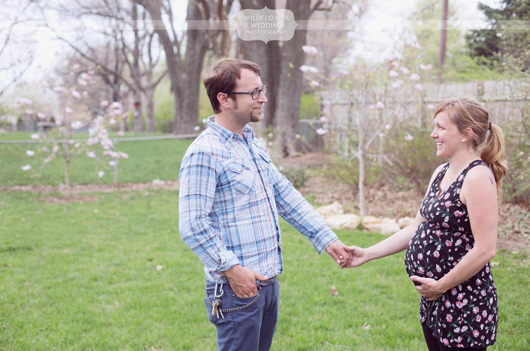 Outdoor Maternity Photography in the Spring – Kansas City, MO