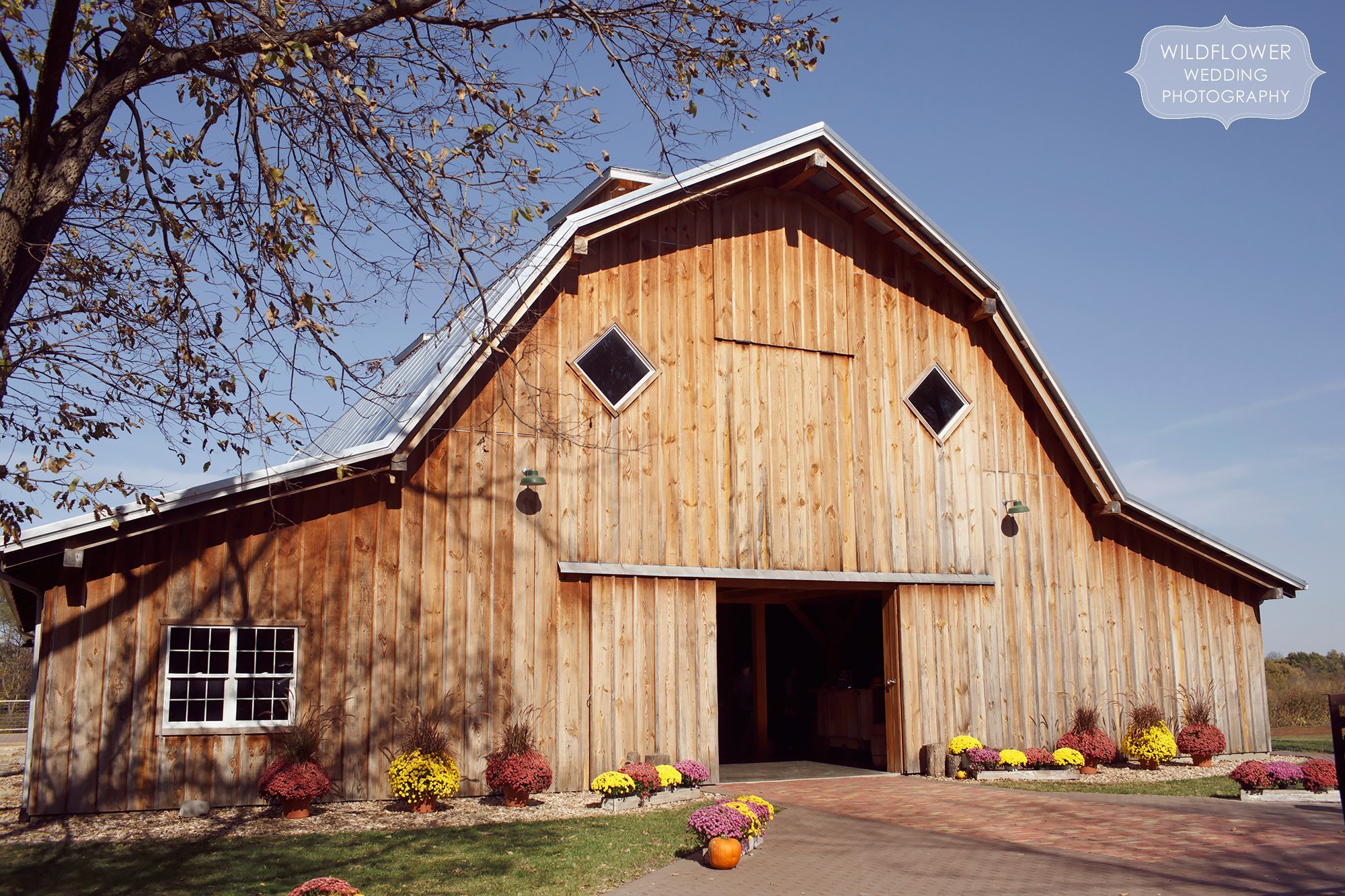 A view of the gorgeous Schwinn Produce Farm barn wedding venue just north of KC, MO.