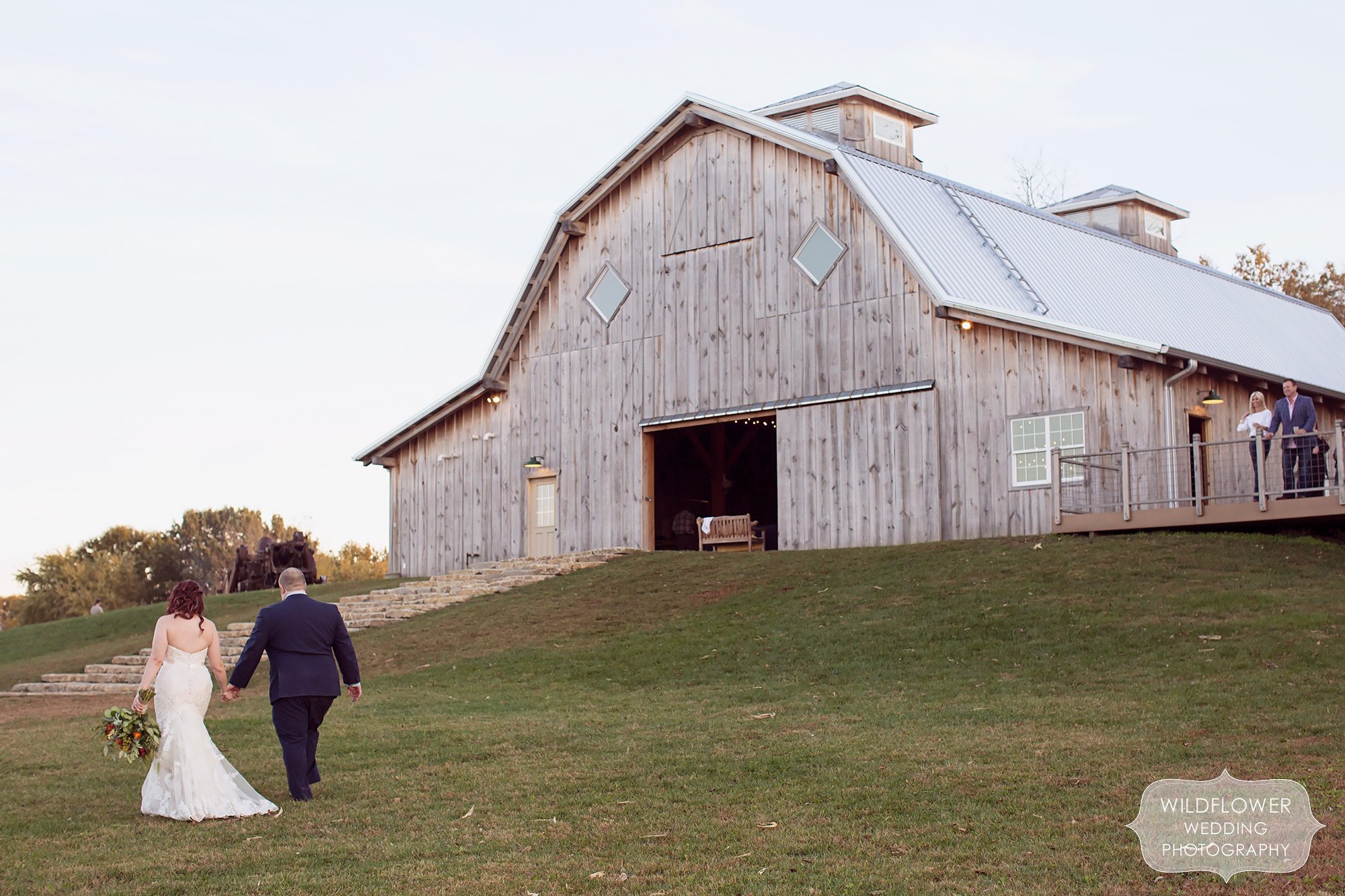 View of the Schwinn Produce barn wedding venue in KS.