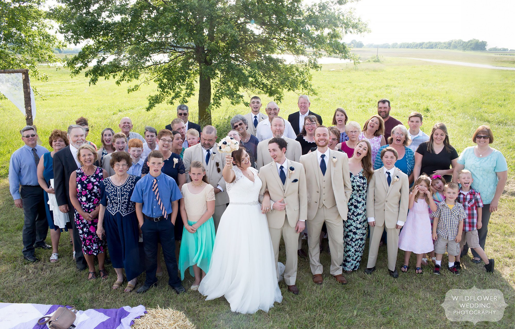 Huge family photo after the wedding at Bradford Farm in Columbia, MO.