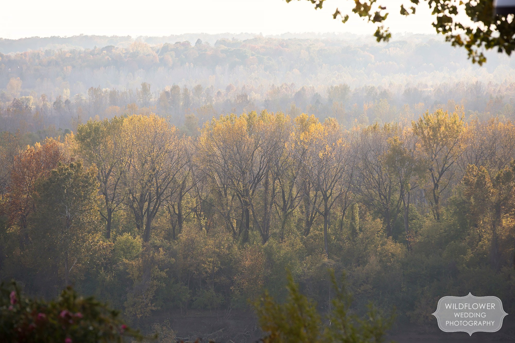 Beautiful fall colors overlooking the Missouri River for this Les Bourgeois October wedding.